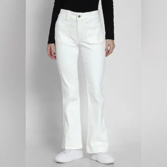 American Eagle Outfitters Cream Flare Jeans - Picture 1 of 8